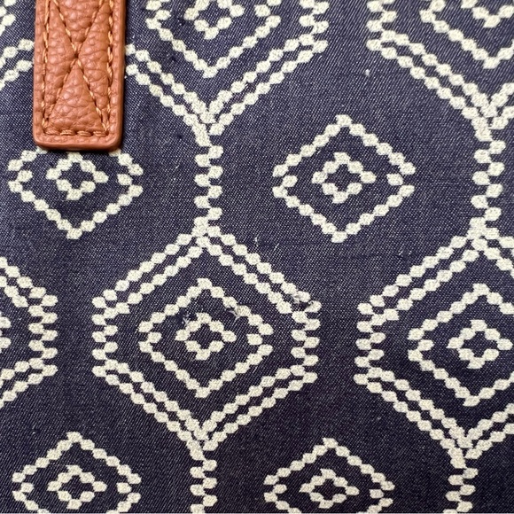 NWOT Thirtyone Blue & White Tote - Picture 8 of 8